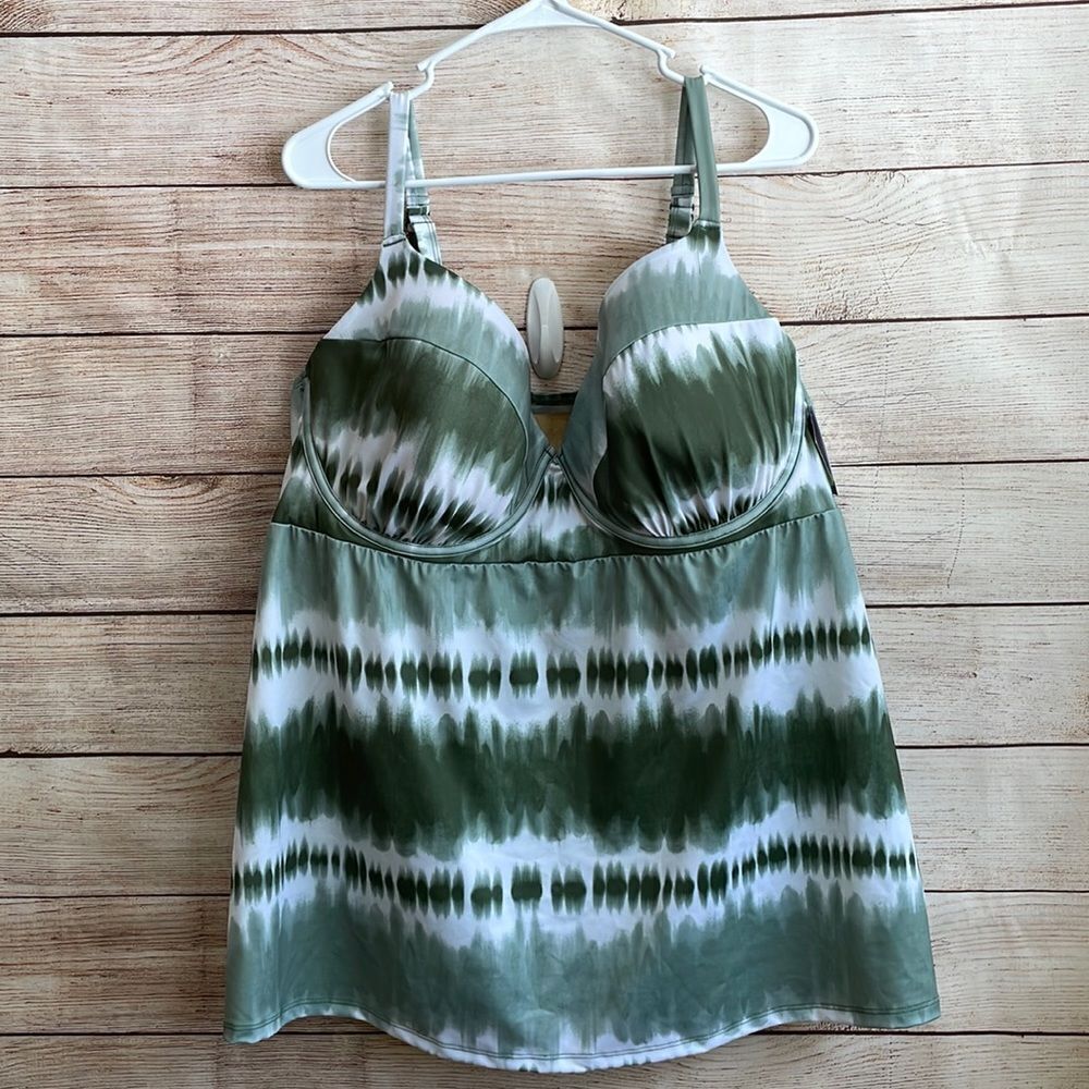 NEW WITH‎ TAGS SWIM BY CACIQUE TAKINI TOP IN GREEN